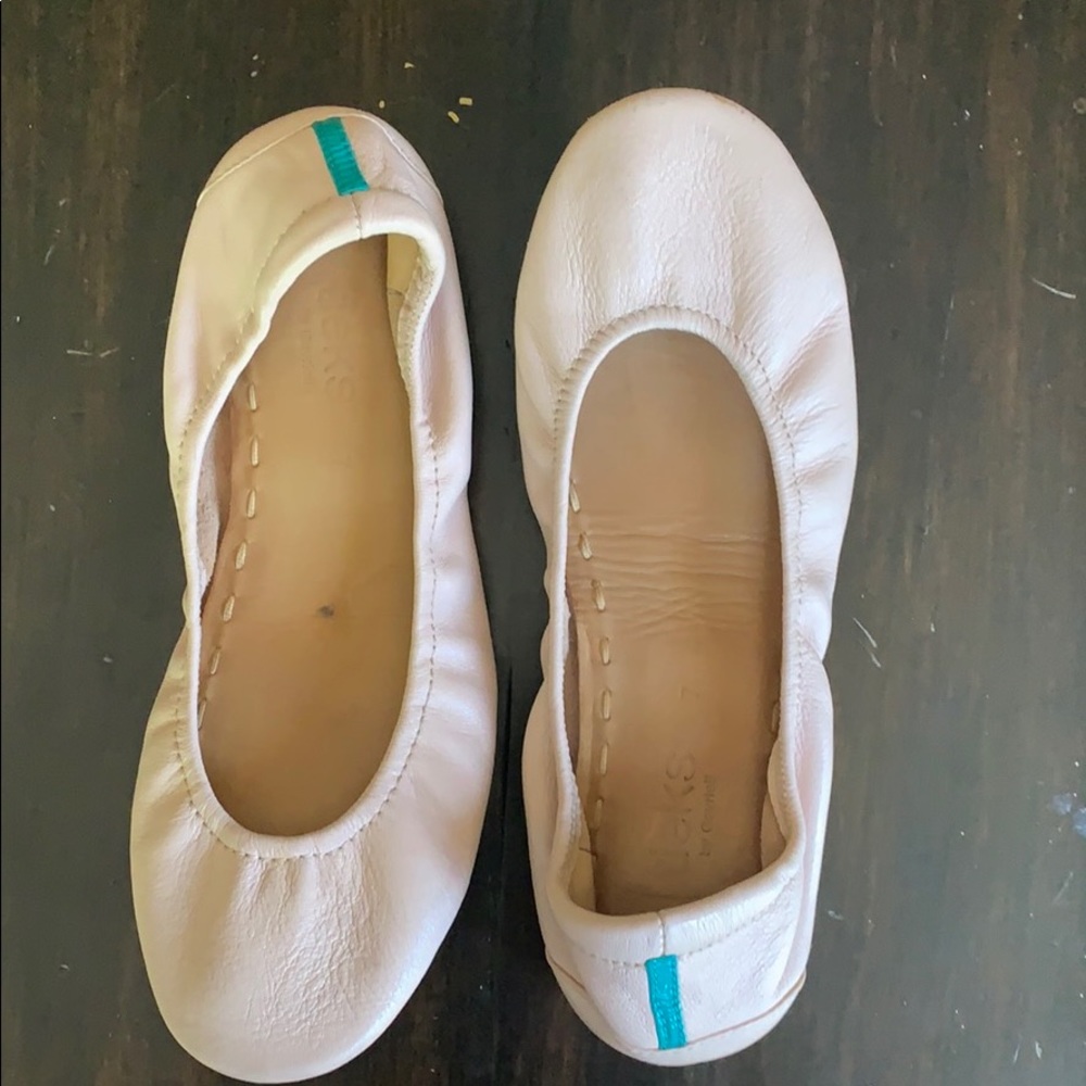 Blush pink Tieks
